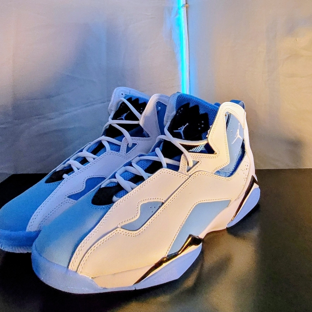 Jordan True Flights